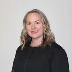 A headshot photo of Cara, a hygienist at Forum Dental Group